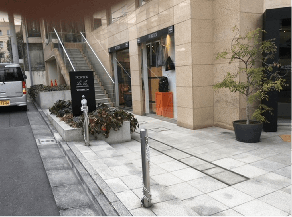 渋谷区小売店 — 施工前 1